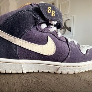 Nike SB purple suede dunks with sb strap men's 5.5